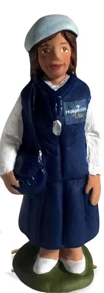 Santon Fabienne, hospitalière en béret et tenue bleue, 7 cm